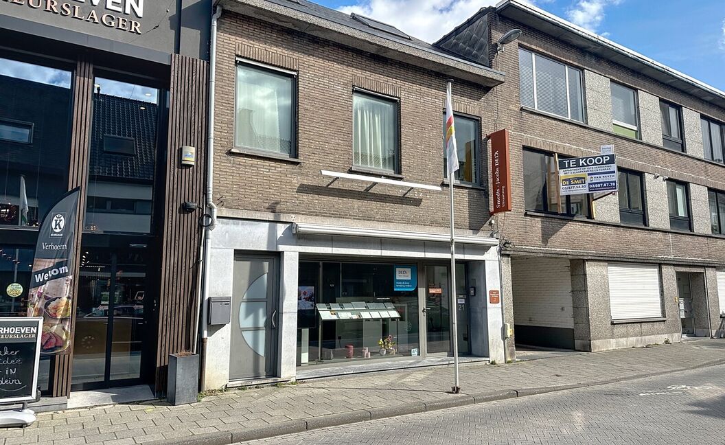 Commercieel gelijkvloers te huur in Aartselaar
