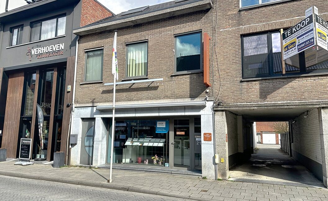 Commercieel gelijkvloers te huur in Aartselaar
