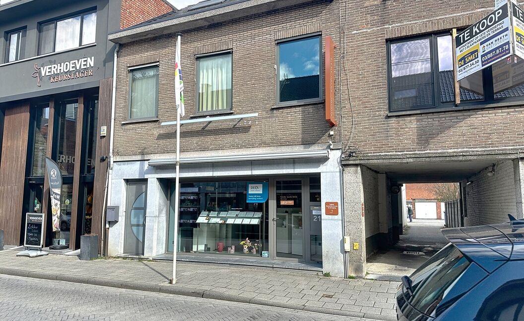 Commercieel gelijkvloers te huur in Aartselaar