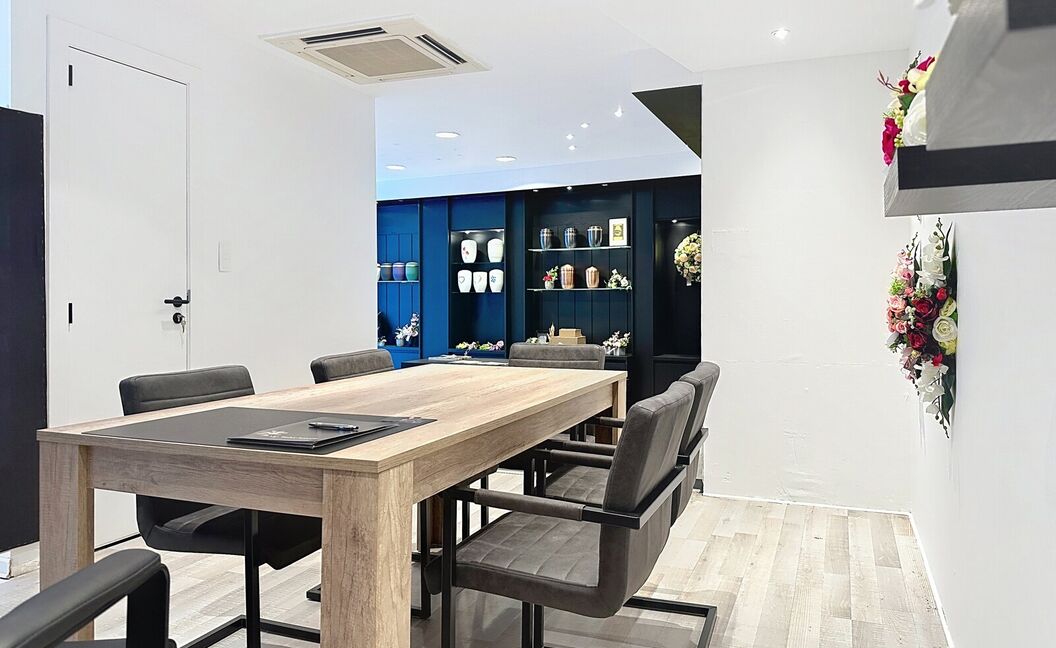 Commercieel gelijkvloers te huur in Aartselaar