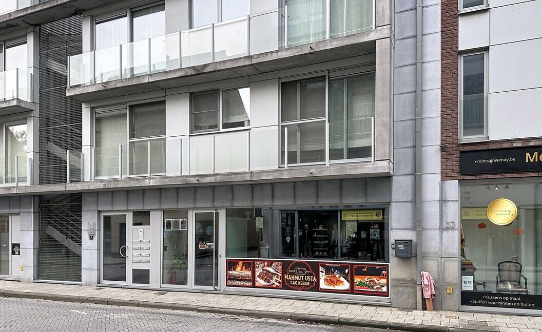 Commercieel gelijkvloers te huur in Aartselaar