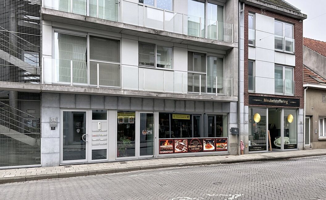 Commercieel gelijkvloers te huur in Aartselaar