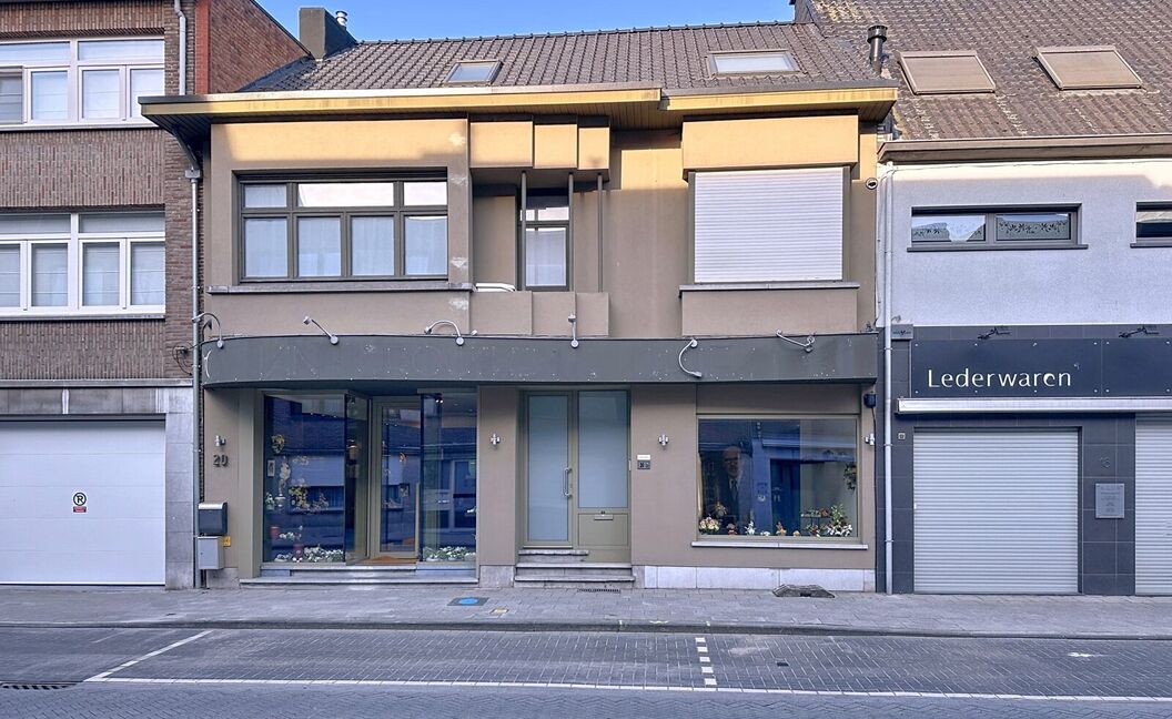 Commercieel gelijkvloers te huur in Aartselaar