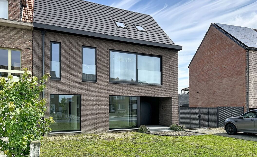 Commercieel gelijkvloers te huur in Aartselaar
