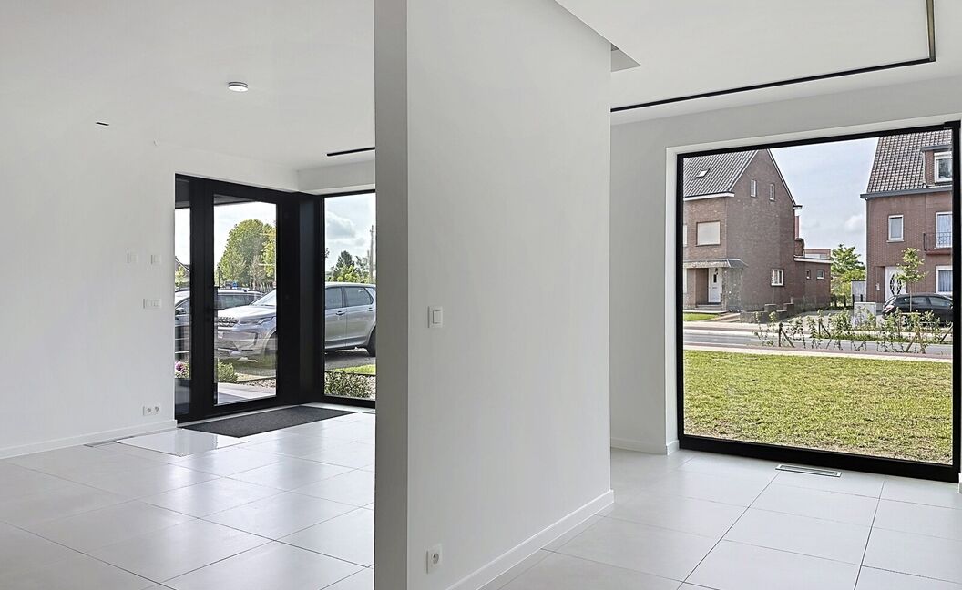 Commercieel gelijkvloers te huur in Aartselaar