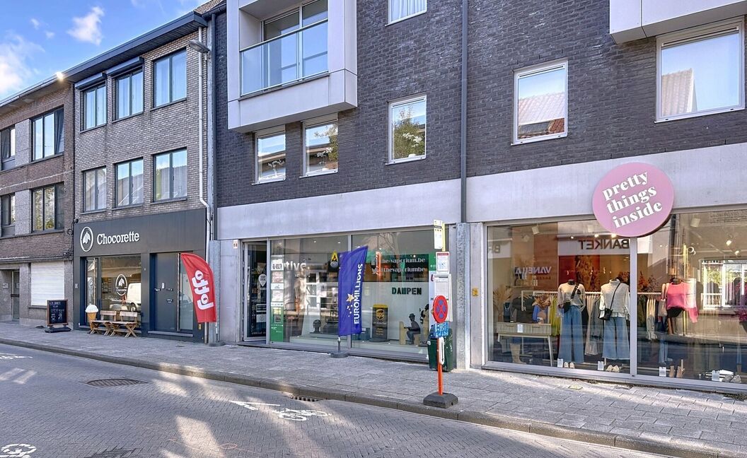 Commercieel gelijkvloers te huur in Aartselaar