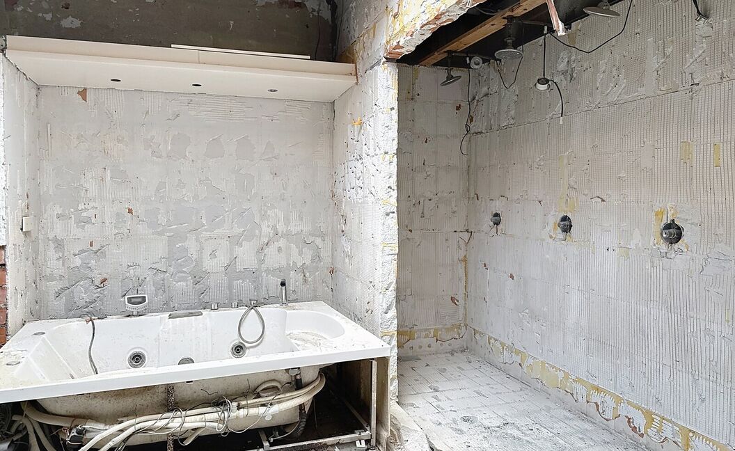 Commercieel gelijkvloers te koop in Aartselaar