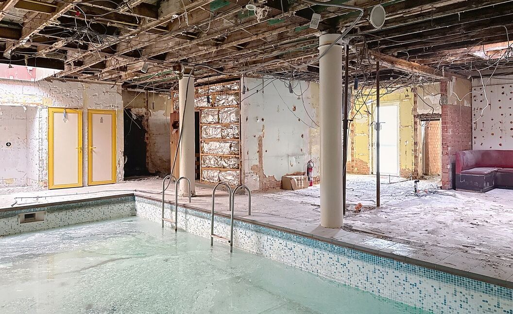 Commercieel gelijkvloers te koop in Aartselaar