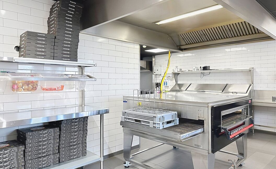 Commercieel gelijkvloers te koop in Aartselaar