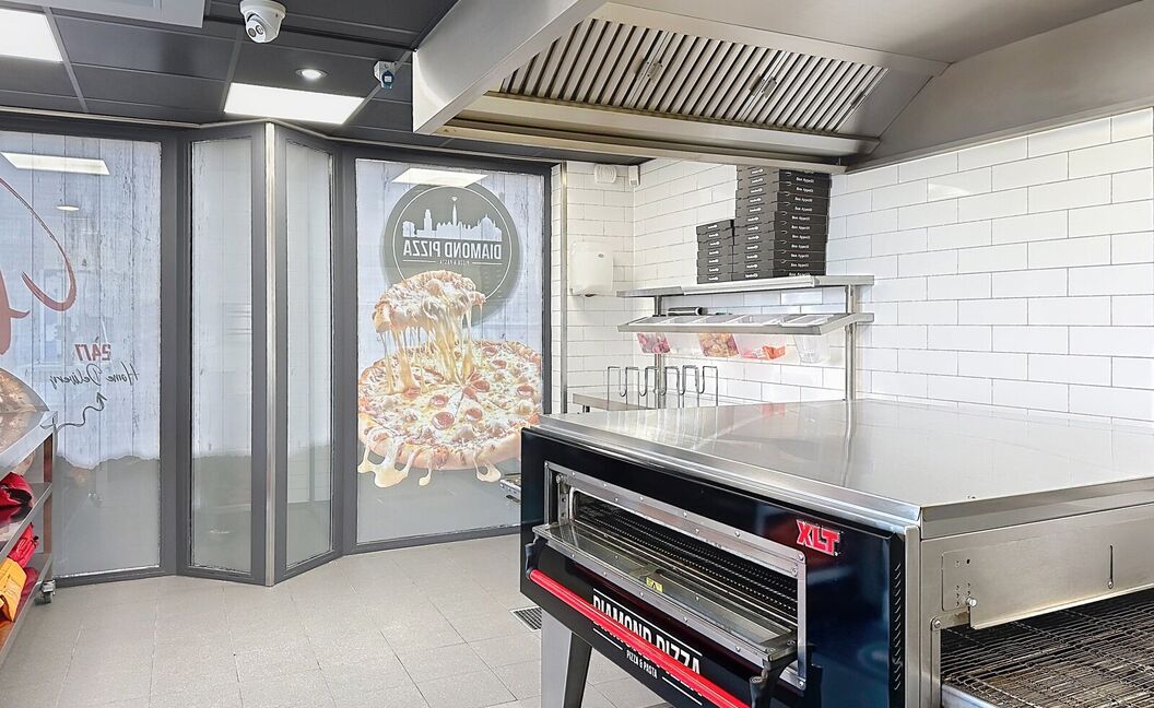 Commercieel gelijkvloers te koop in Aartselaar