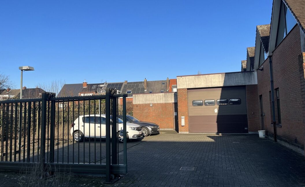 Commerciële building te huur in Aartselaar
