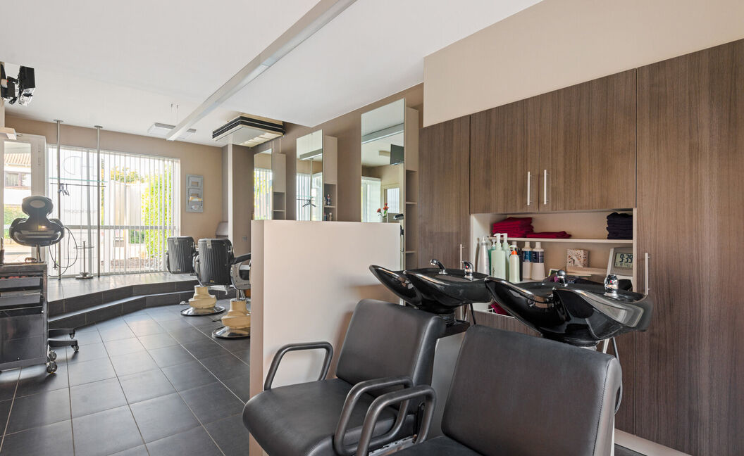 Gebouw voor gemengd gebruik te koop in Aartselaar