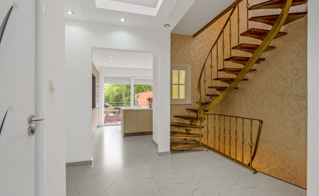 Gebouw voor gemengd gebruik te koop in Boom