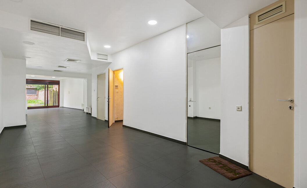 Gebouw voor gemengd gebruik te koop in Boom