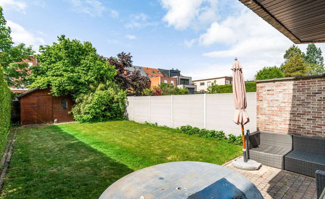Gelijkvloerse verd. + tuin te koop in Aartselaar