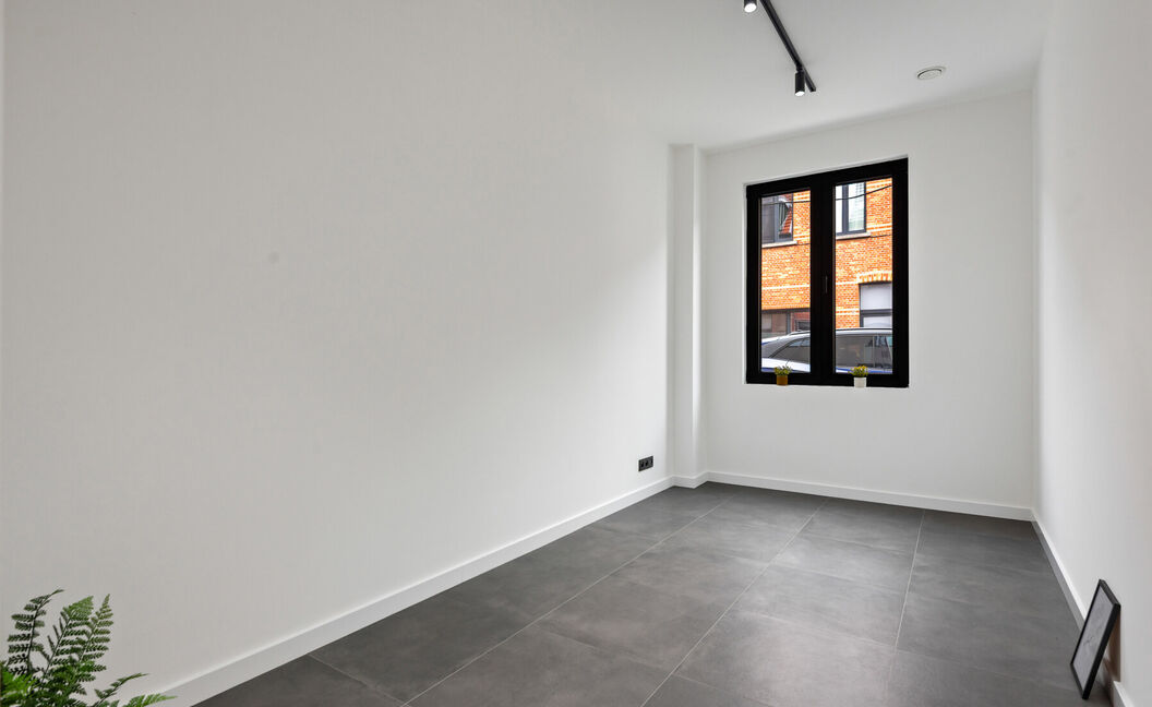 Gelijkvloerse verd. + tuin te koop in Hemiksem