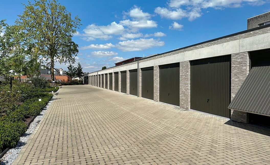 Gesloten garagebox te huur in Aartselaar