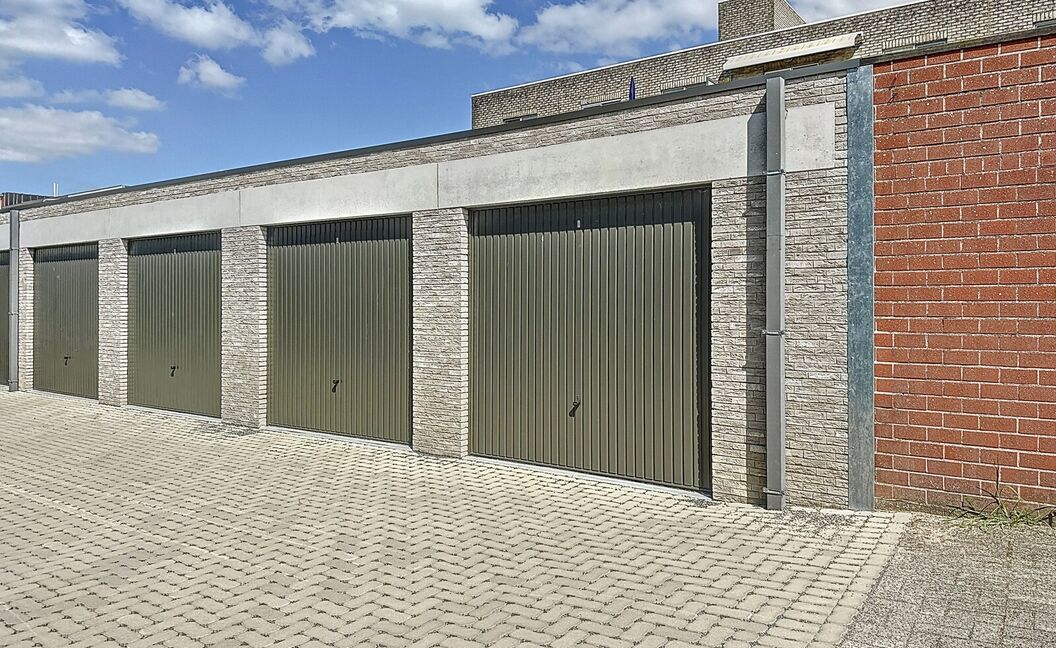 Gesloten garagebox te huur in Aartselaar
