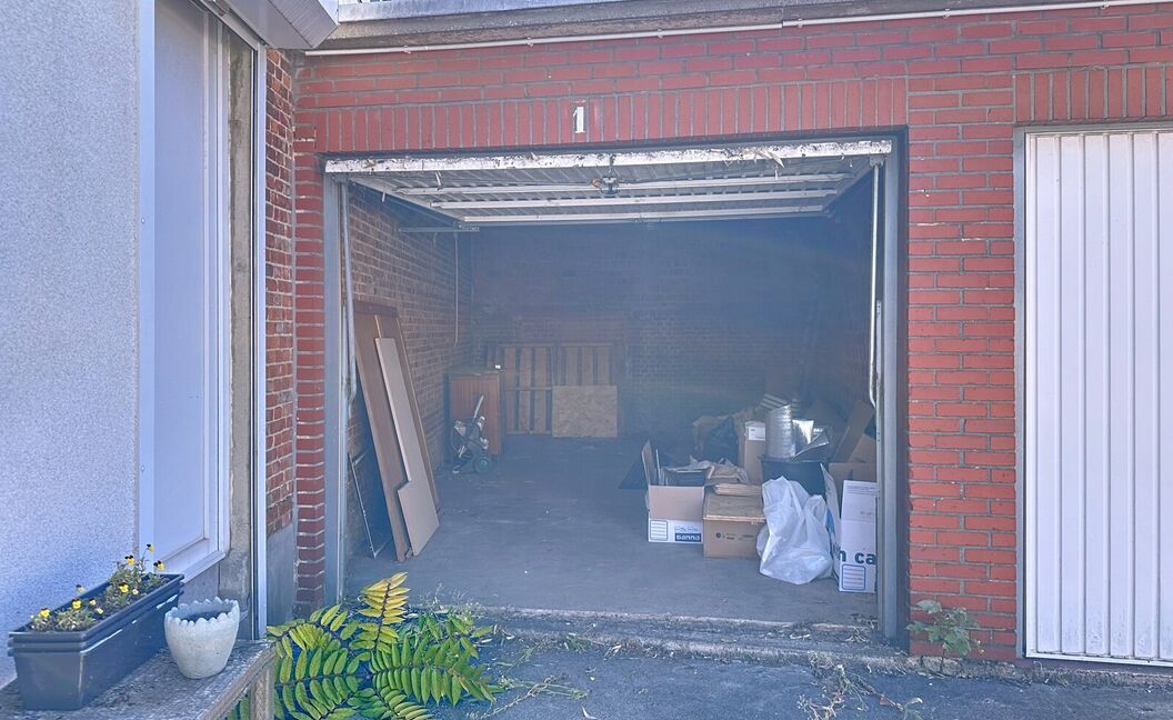 Gesloten garagebox te huur in Aartselaar