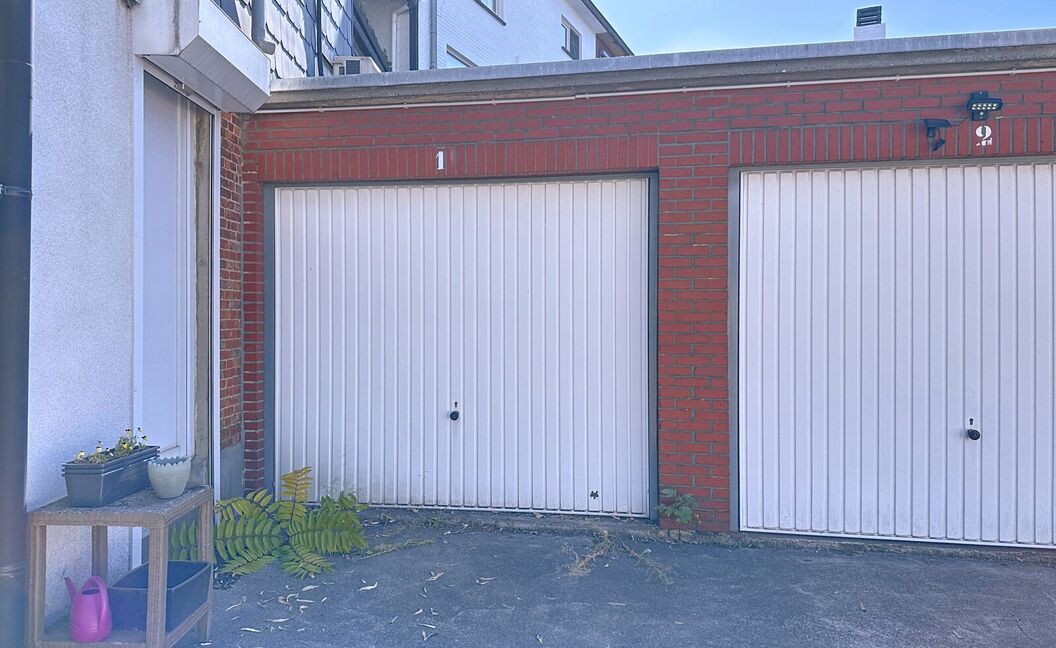 Gesloten garagebox te huur in Aartselaar