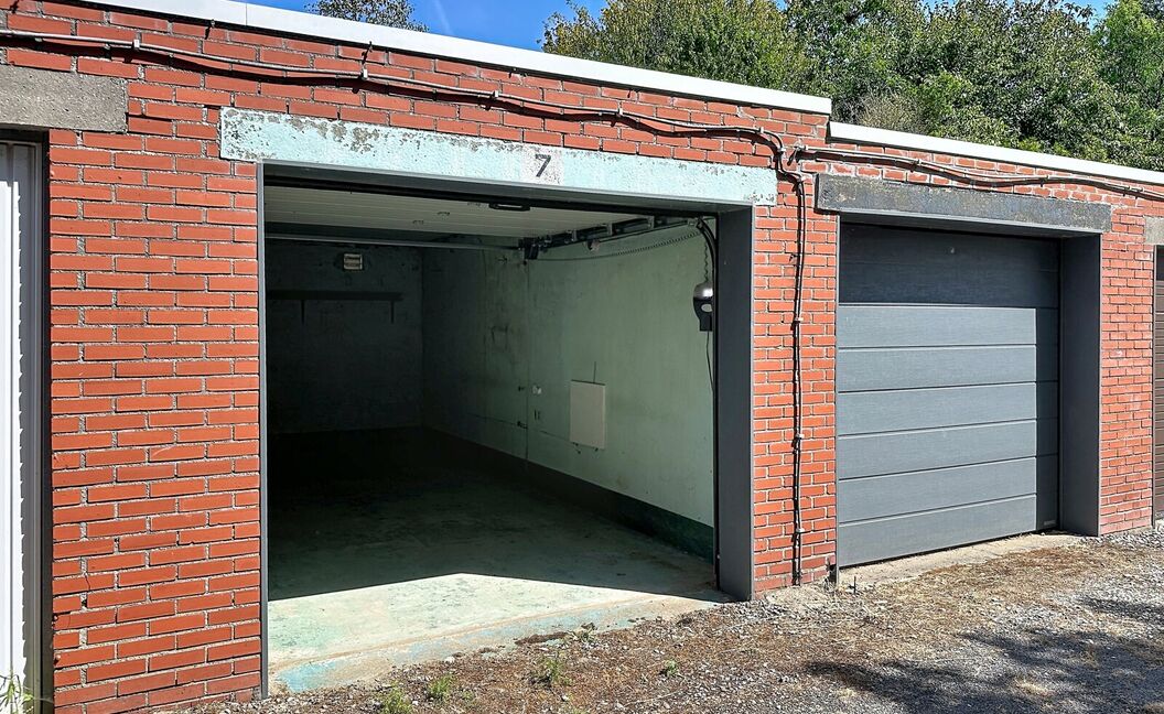 Gesloten garagebox te huur in Hemiksem