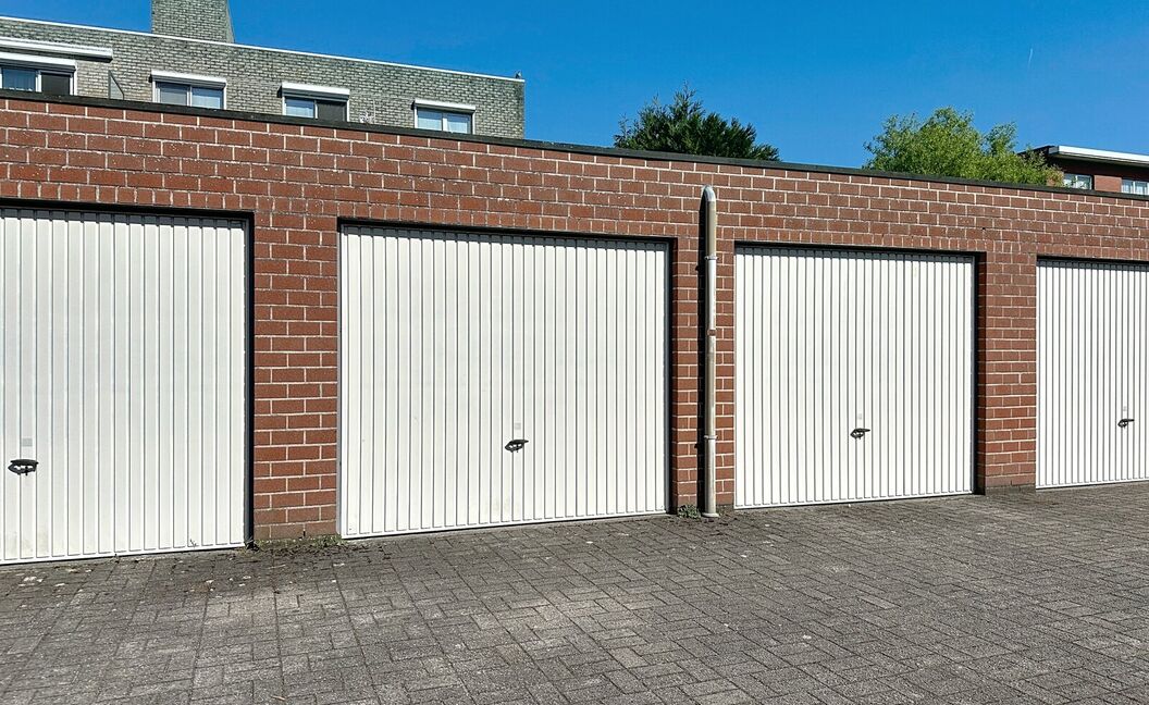 Gesloten garagebox te koop in Aartselaar