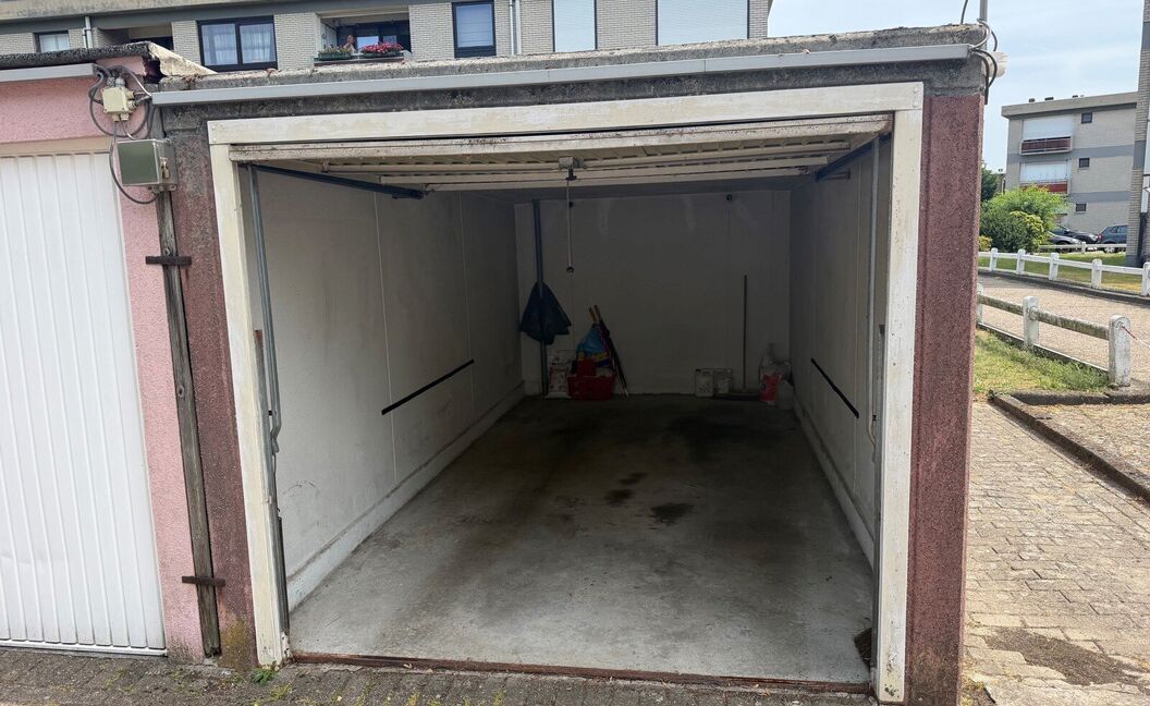 Gesloten garagebox te koop in Aartselaar
