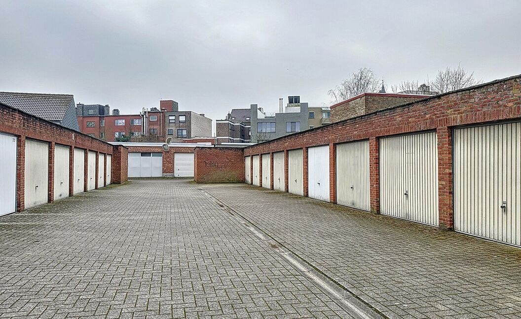 Gesloten garagebox te koop in Edegem