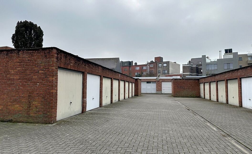 Gesloten garagebox te koop in Edegem
