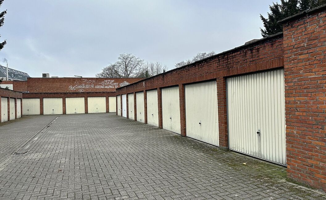 Gesloten garagebox te koop in Edegem