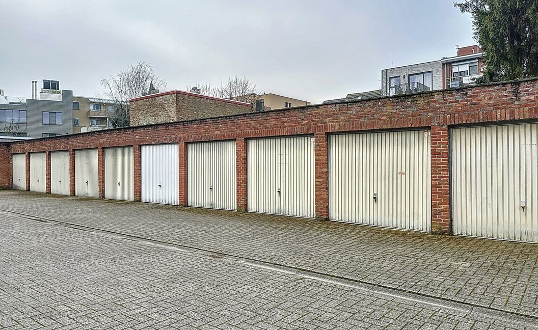 Gesloten garagebox te koop in Edegem