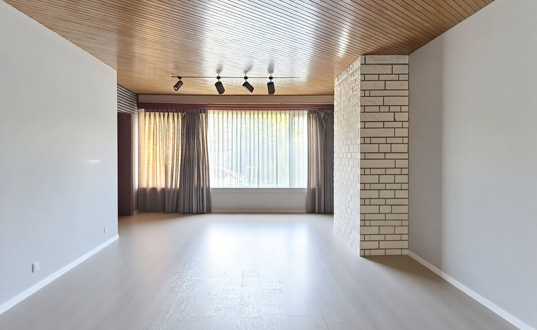 Ruime gezinswoning met stadstuin in rustige wijk 🌿🏡

Op wandelafstand van het centrum vind je deze te renoveren woning met veel potentieel.
Gelijkvloers wonen, een gezellige stadstuin en maar liefst 5 slaapkamers maken dit een ideale gezinswoning.

