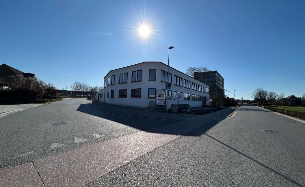 Industrieel gebouw te huur in Aartselaar