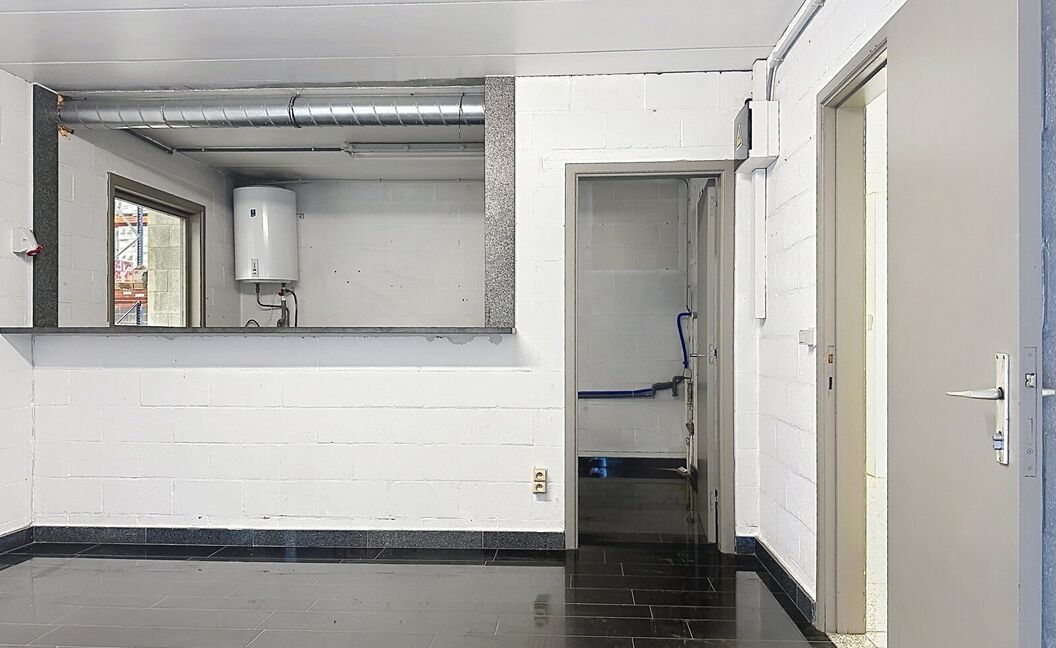 Kantoren & magazijn te huur in Aartselaar