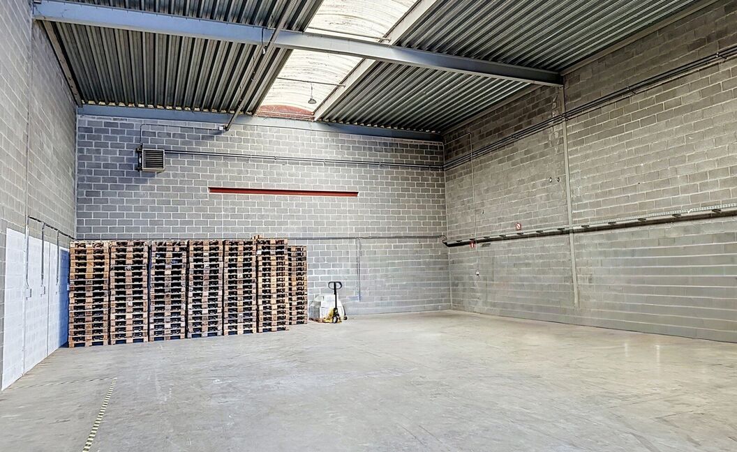 Kantoren & magazijn te huur in Aartselaar