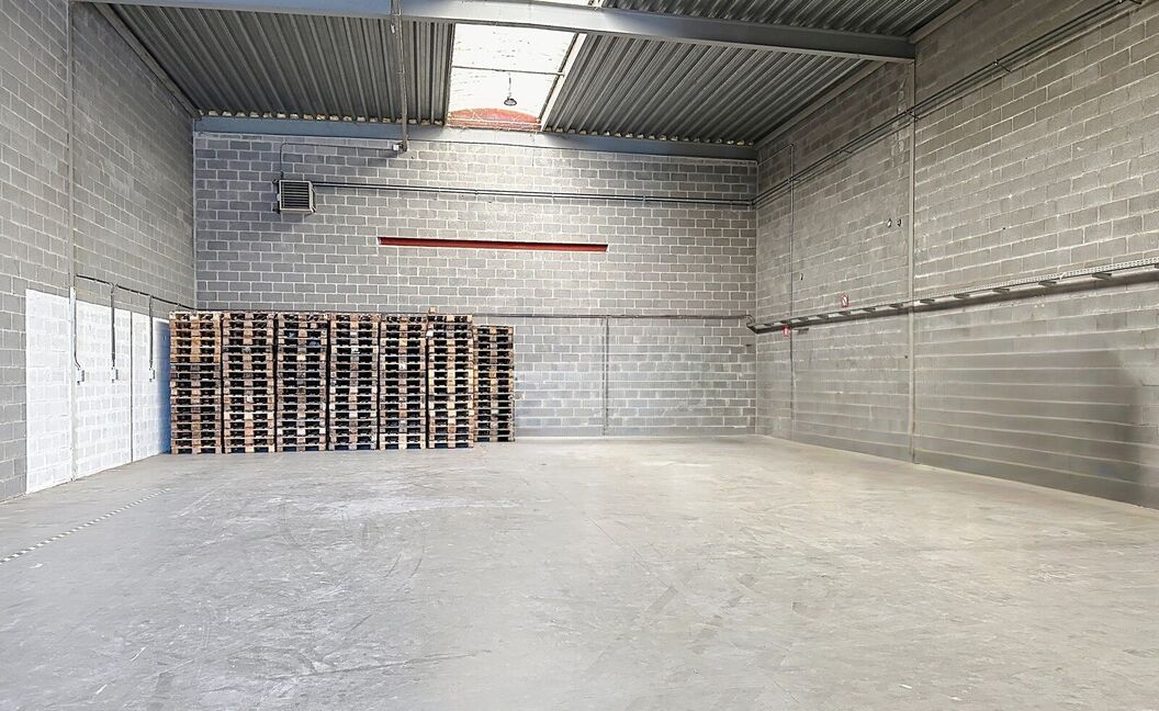 Kantoren & magazijn te huur in Aartselaar