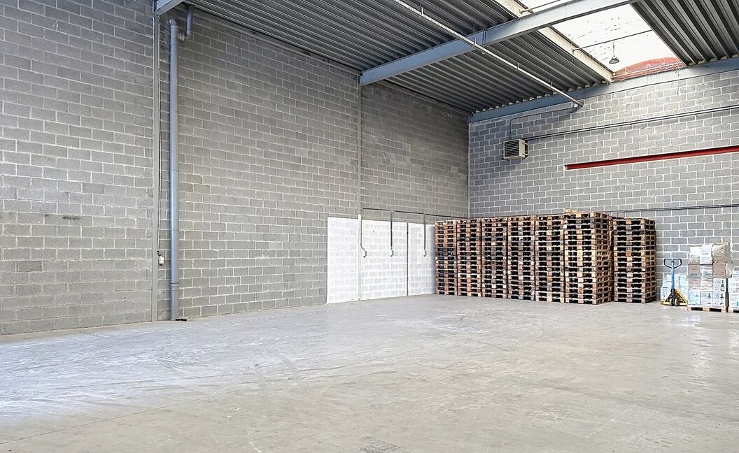 Kantoren & magazijn te huur in Aartselaar