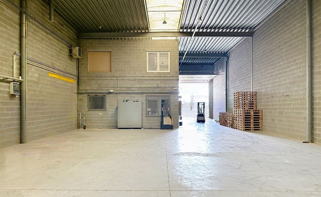Kantoren & magazijn te huur in Aartselaar