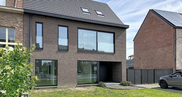 Commercieel gelijkvloers te huur in Aartselaar