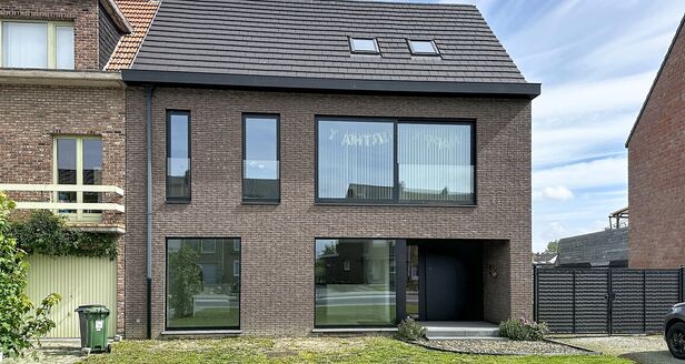 Commercieel gelijkvloers te huur in Aartselaar