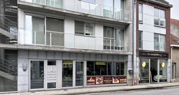 Commercieel gelijkvloers te koop in Aartselaar