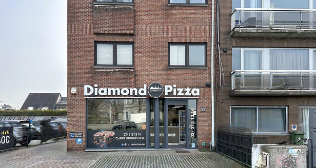 Commercieel gelijkvloers te koop in Aartselaar