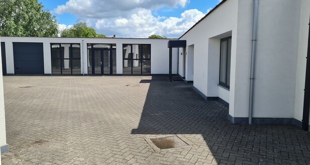 Commerciële building te huur in Aartselaar