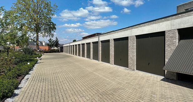 Gesloten garagebox te huur in Aartselaar