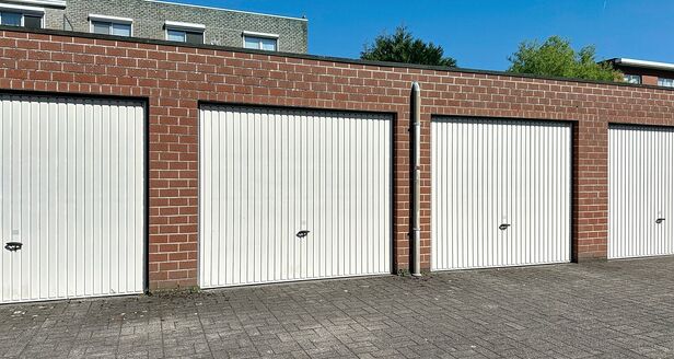 Gesloten garagebox te koop in Aartselaar