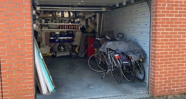 Gesloten garagebox te koop in Aartselaar