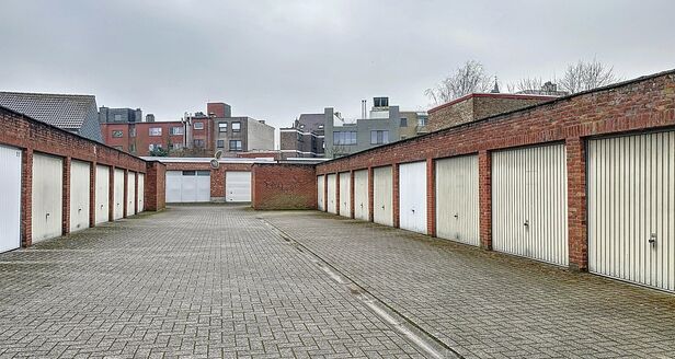 Gesloten garagebox te koop in Edegem