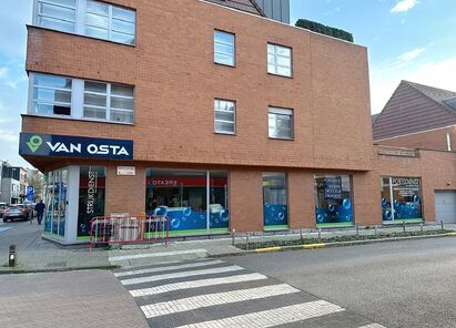 Commercieel gelijkvloers te huur in Aartselaar