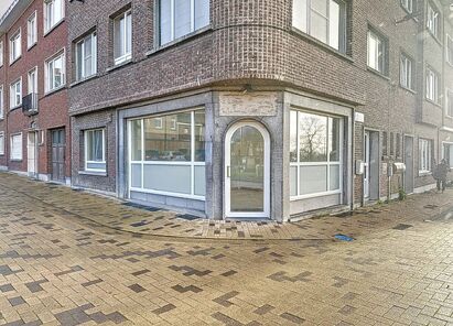 Commercieel gelijkvloers te huur in Boom