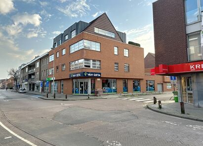 Commercieel gelijkvloers te koop in Aartselaar